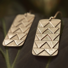 Load image into Gallery viewer, Niho Manō Earrings