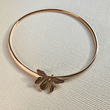 Load image into Gallery viewer, Naupaka Charm Bangle Bracelet