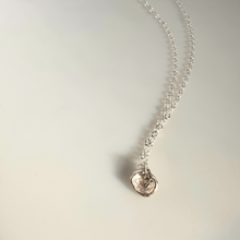 Load image into Gallery viewer, Oyster Shell Necklace