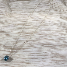 Load image into Gallery viewer, Blue Pearl Dainty Necklace
